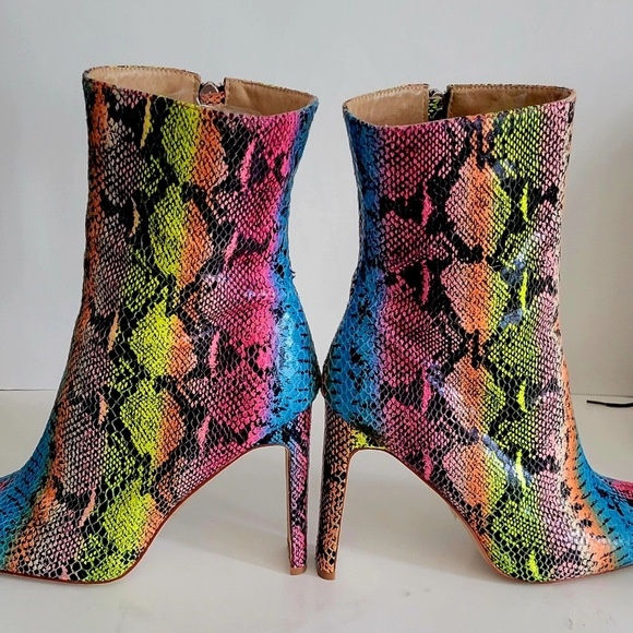 Azalea Wang Dolls Kill Skywalker ARCOIRIS Faux Snakeskin Booties Size 9 - Picture 8 of 16